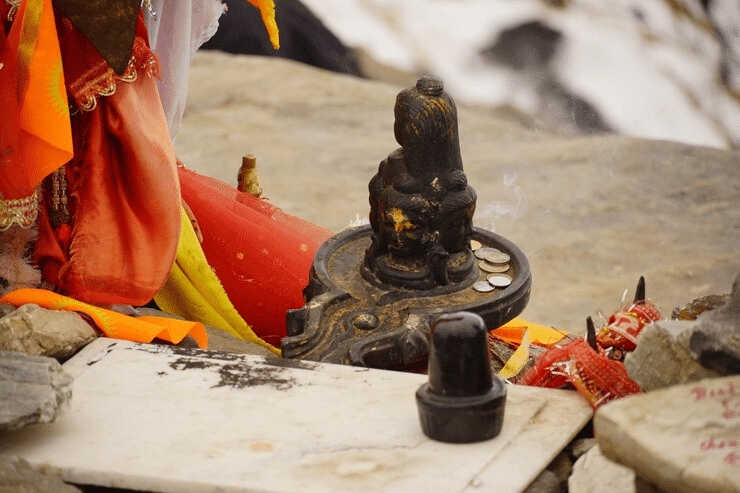 Online booking for Maha Mrityunjaya Jaap with live Darshan. Receive Lord Shiva’s blessings and participate in the powerful Jaap from anywhere.